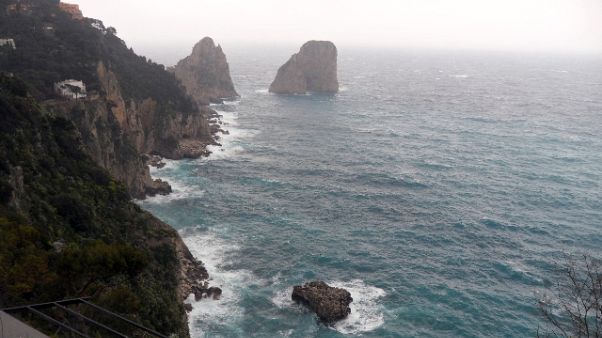 Stop collegamenti isole golfo Napoli Stop collegamenti isole golfo Napoli