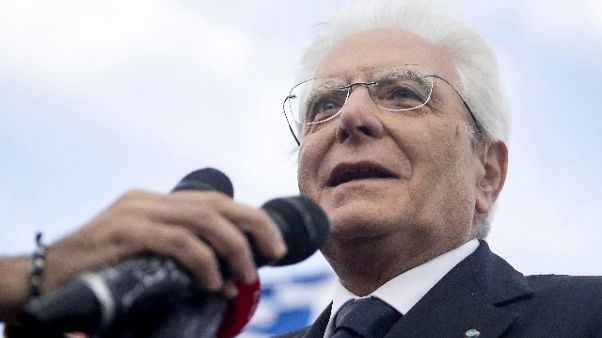 Mattarella: Paese sia coeso come azzurre Mattarella: Paese sia coeso come azzurre