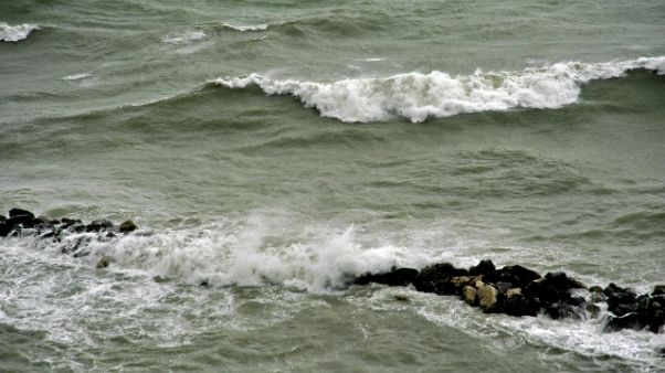 Allerta rossa per mare nel Ferrarese Allerta rossa per mare nel Ferrarese