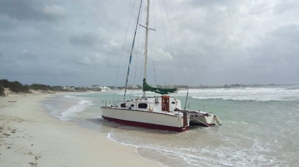 Maltempo: barche alla deriva in Salento Maltempo: barche alla deriva in Salento