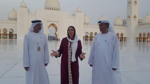 زيارة وزيرة إسرائيلية لمسجد إماراتي تلقي الضوء على جهود دبلوماسية في الخليج زيارة وزيرة إسرائيلية لمسجد إماراتي تلقي الضوء على جهود دبلوماسية في الخليج