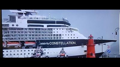 Nave crociera rompe ormeggi a La Spezia Nave crociera rompe ormeggi a La Spezia