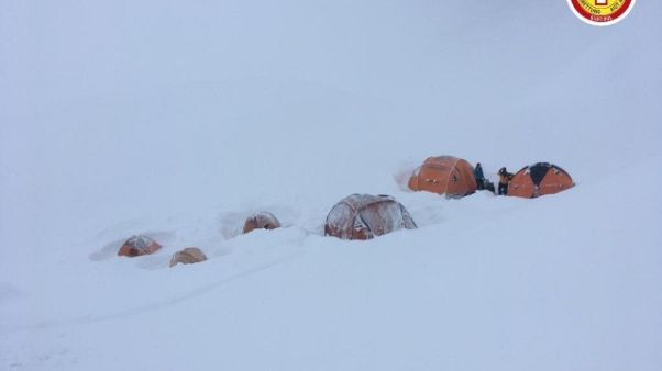 Val Badia, speleologi sorpresi da neve Val Badia, speleologi sorpresi da neve