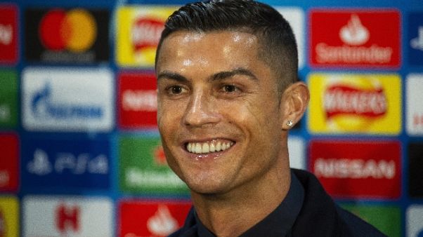 Ronaldo apre a Tropea Hotel Pestana Cr7 Ronaldo apre a Tropea Hotel Pestana Cr7