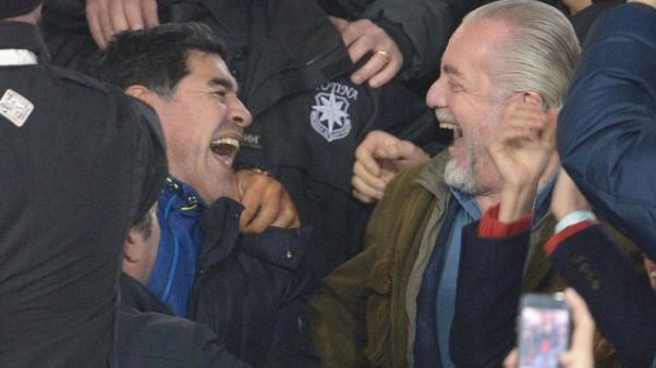 De Laurentiis a Maradona, ti aspetto De Laurentiis a Maradona, ti aspetto