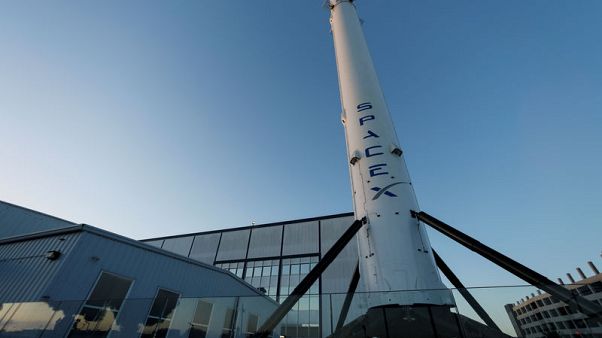 Musk shakes up SpaceX in race to make satellite launch window - sources Musk shakes up SpaceX in race to make satellite launch window - sources
