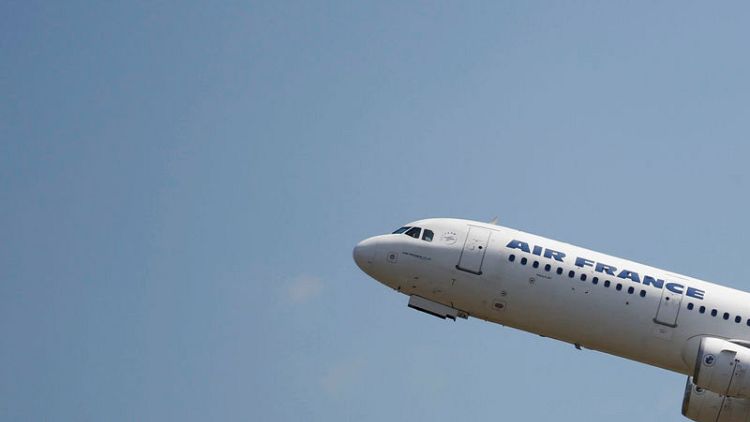 Air France upbeat on sales as new CEO seeks pilots' buy-in