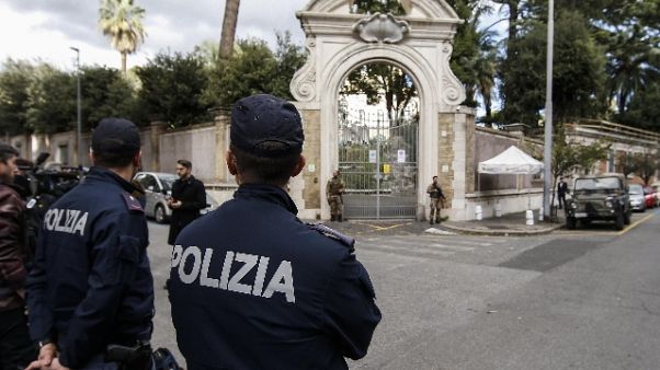 Ossa in Nunziatura, forse di due persone Ossa in Nunziatura, forse di due persone