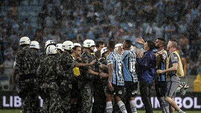 Caos Var premia River, polizia in campo Caos Var premia River, polizia in campo