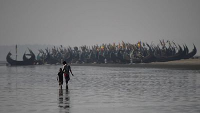 Myanmar officials try to convince Rohingya to return, accept ID cards Myanmar officials try to convince Rohingya to return, accept ID cards