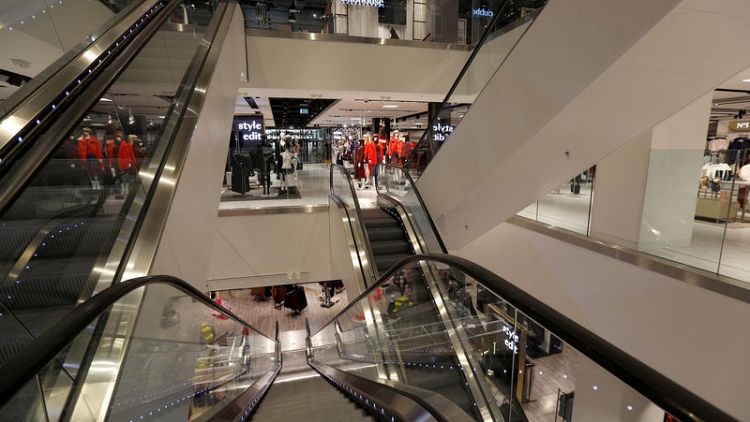 Intu gives consortium led by Whittaker more time to bid
