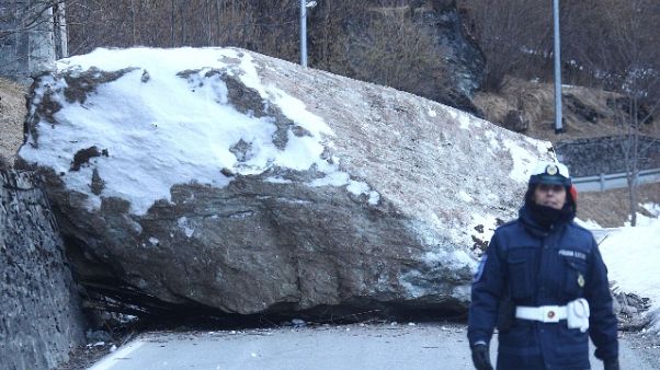 Frana a Sondrio, 5 abitazioni isolate Frana a Sondrio, 5 abitazioni isolate