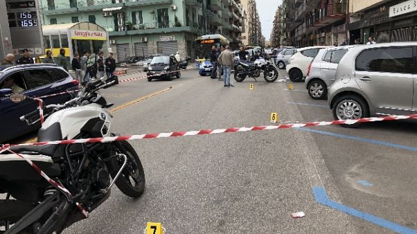 Sparatoria a Taranto, ferito giovane Sparatoria a Taranto, ferito giovane