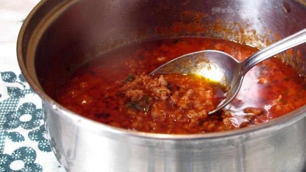 Vegana minacciò madre per ragù, condanna Vegana minacciò madre per ragù, condanna