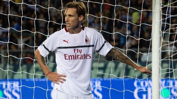 Biglia ko, difesa a tre Milan col Genoa Biglia ko, difesa a tre Milan col Genoa