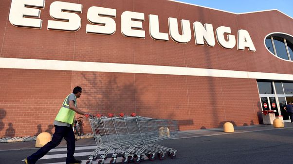 Owners of Italy's Esselunga seek investors to bankroll buyout plan - sources Owners of Italy's Esselunga seek investors to bankroll buyout plan - sources