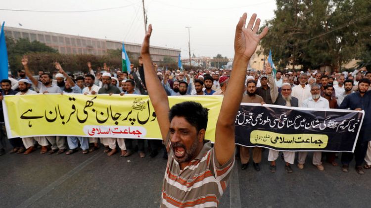Pakistan Islamists protest for second day after  Christian acquitted of blasphemy