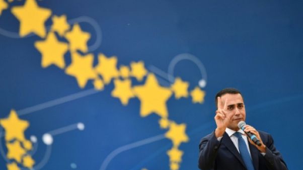 Dans le grand bain de la politique italienne, le jeune Di Maio à la peine Dans le grand bain de la politique italienne, le jeune Di Maio à la peine