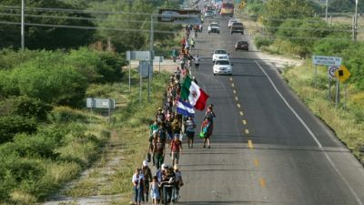 Mexique: la première caravane de migrants reprend sa route vers les Etats-Unis Mexique: la première caravane de migrants reprend sa route vers les Etats-Unis