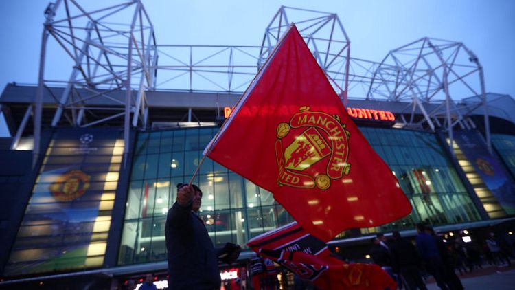 Man Utd review security after toy guns found in backpack
