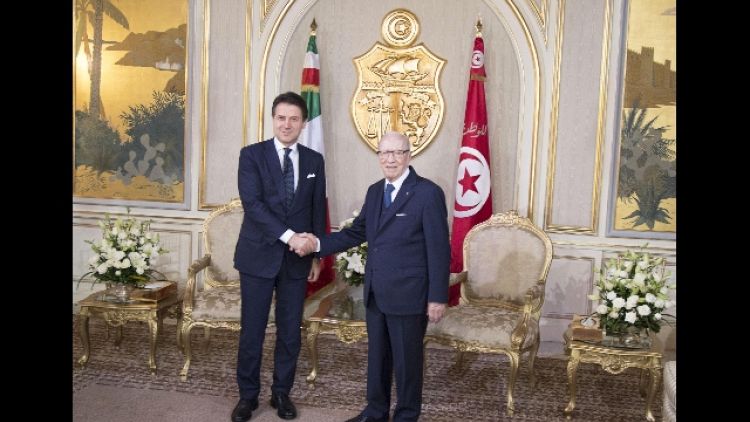 Conte, a Tunisi per confronto su Libia