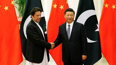 الصين تعد باكستان بمساندتها وخان يقول الوضع الاقتصادي "شديد الصعوبة"