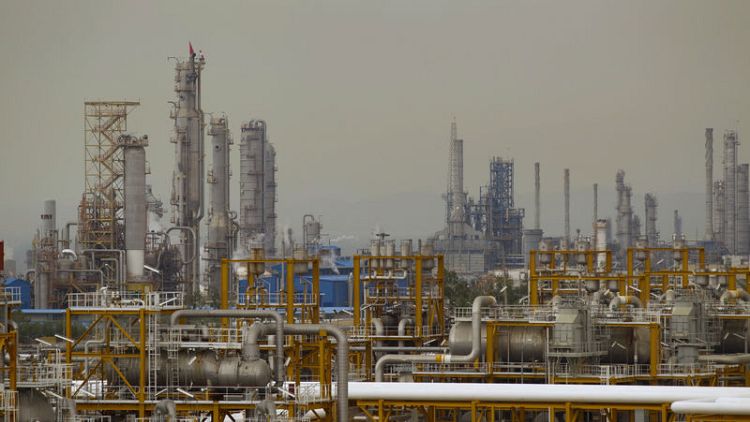 مسؤول أمريكي: المعروض العالمي من النفط في 2019 سيجعل من الأيسر وقف استيراد الخام الإيراني