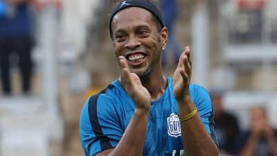 Ronaldinho passaporto ritirato in patria