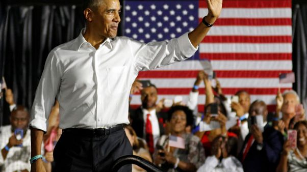 Obama warns against fear, Trump touts economy on campaign trail Obama warns against fear, Trump touts economy on campaign trail
