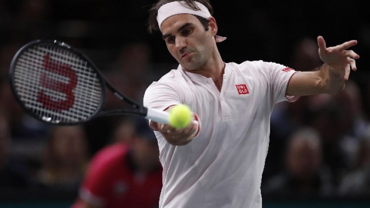 Tennis: Parigi, Federer in semifinale