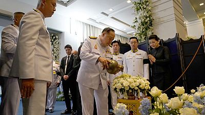 بدء مراسم جنازة مالك ليستر سيتي في تايلاند مع تكريم ملكي