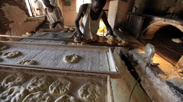 السودان يزيد دعم الطحين بنسبة 40% لخفض أسعار الخبز السودان يزيد دعم الطحين بنسبة 40% لخفض أسعار الخبز