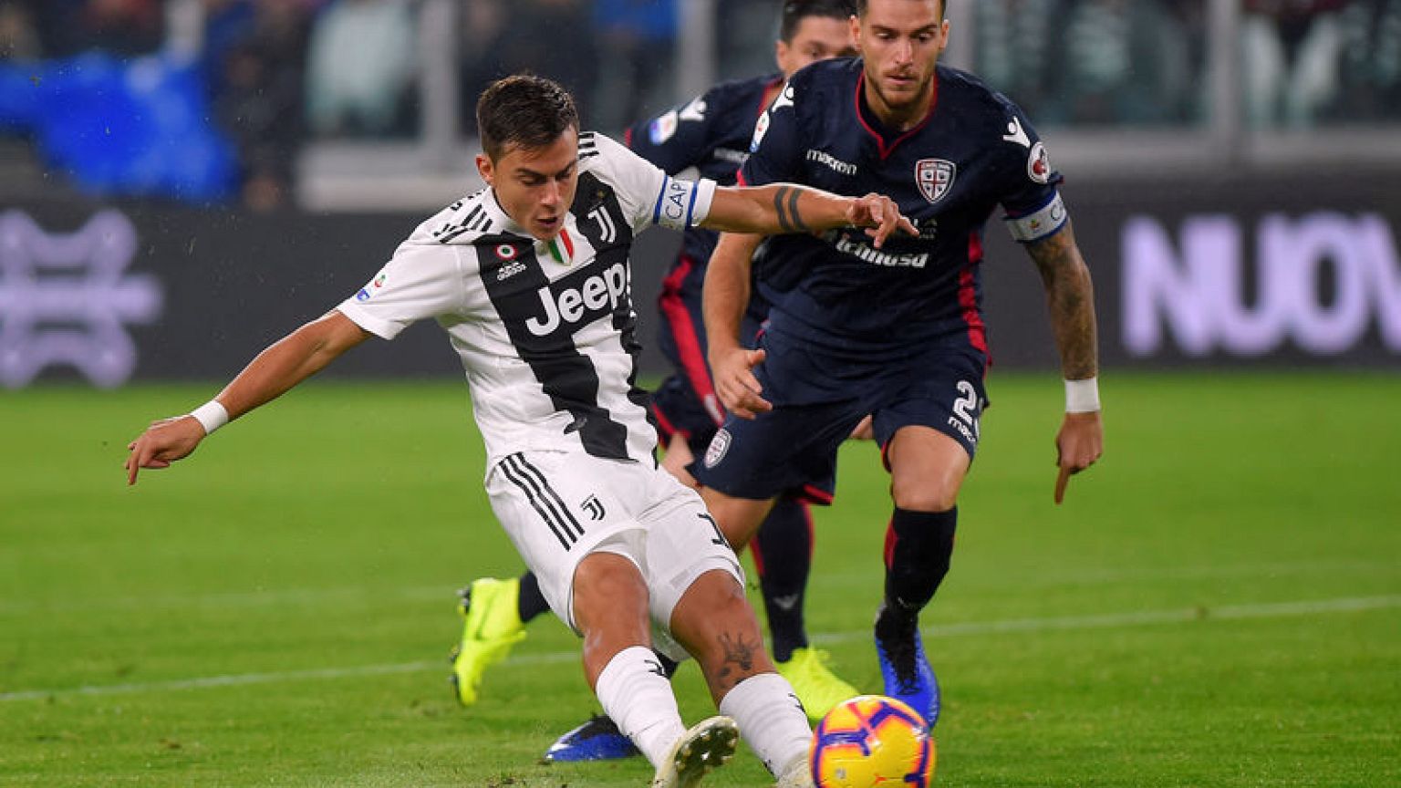 Juve stay six points clear with win over Cagliari