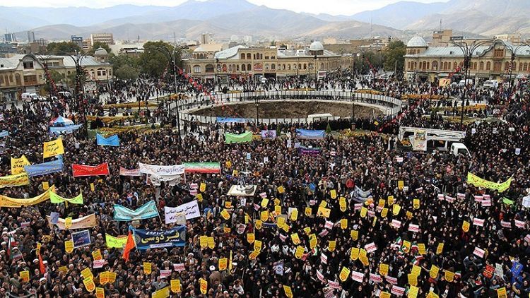 Iranian marchers chant 'Death to America' on eve of U.S. oil sanctions