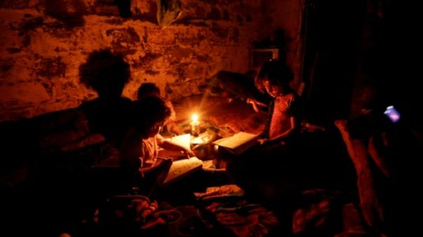 Après des années dans le noir, Gaza retrouve un peu de lumière Après des années dans le noir, Gaza retrouve un peu de lumière