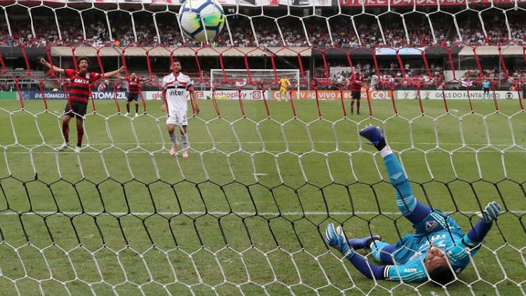 Sao Paulo and Flamengo share points in entertaining 2-2 draw