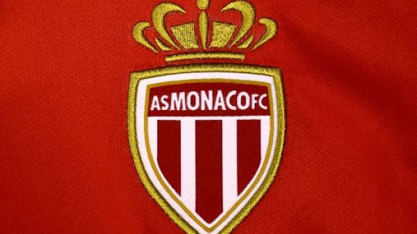 Logo de l'ASM brodé sur le maillot de l'équipe de Monaco, le 6 août 2015 Logo de l'ASM brodé sur le maillot de l'équipe de Monaco, le 6 août 2015