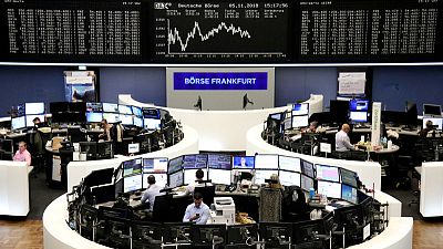 أسهم أوروبا تتراجع بفعل القلق من أسعار الفائدة والنزاع التجاري