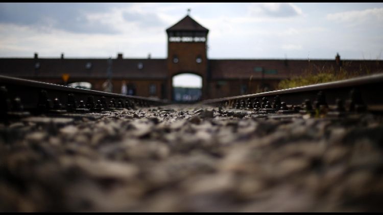Shoah: la Lazio a Auschwitz con Raggi