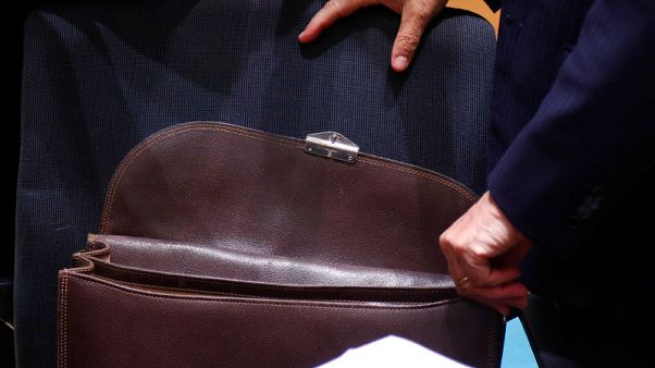 Italy tells euro zone peers working on compromise over budget - official Italy tells euro zone peers working on compromise over budget - official