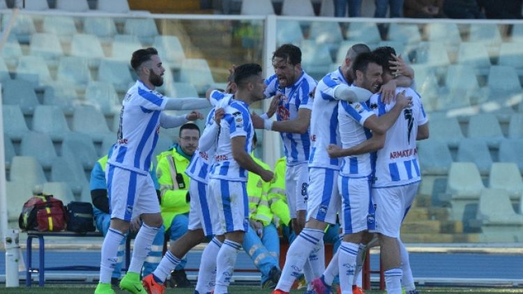 Calcio: Pescara-Lecce 4-2
