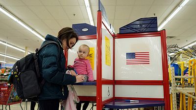 جماعات حقوقية: مشكلات في آلات التصويت في 12 ولاية أمريكية