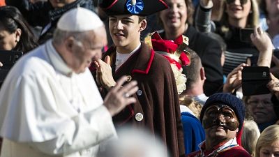 Papa: le maschere italiane in Vaticano