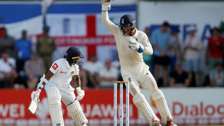 England on top as Foakes' dream debut continues