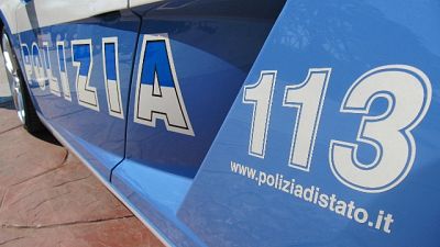 Perdono treno e chiedono aiuto, stuprata Perdono treno e chiedono aiuto, stuprata