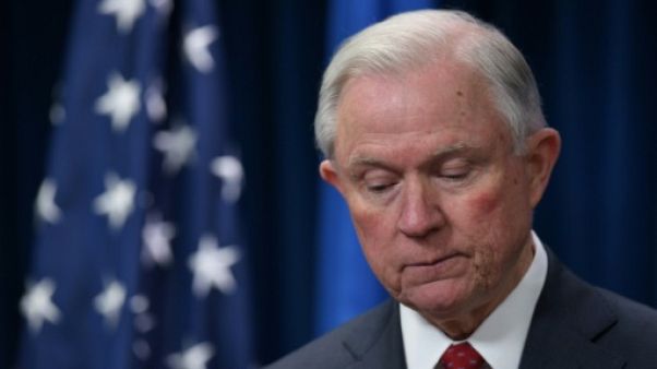 Trump limoge son ministre de la Justice Jeff Sessions Trump limoge son ministre de la Justice Jeff Sessions