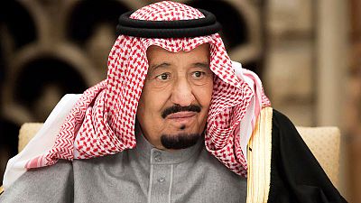 العاهل السعودي يدعم ولي العهد خلال جولة عامة رغم أزمة خاشقجي