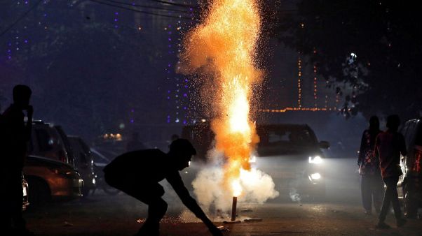 India's capital breathes toxic air as residents flout firecracker curbs India's capital breathes toxic air as residents flout firecracker curbs