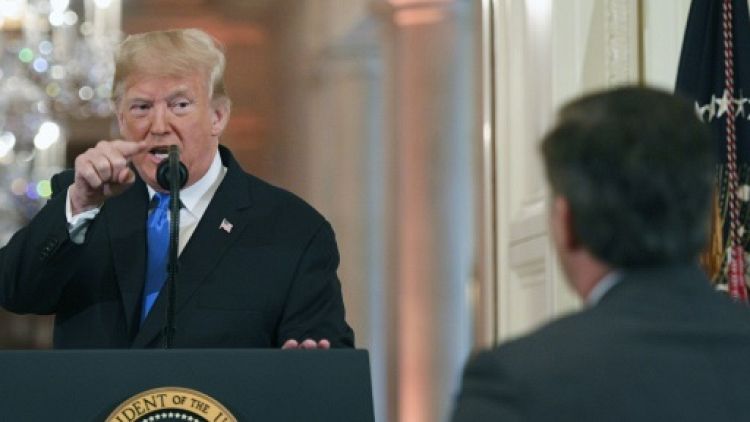 Donald Trump face au journaliste de CNN Jim Acosta, le 7 novembre 2018  