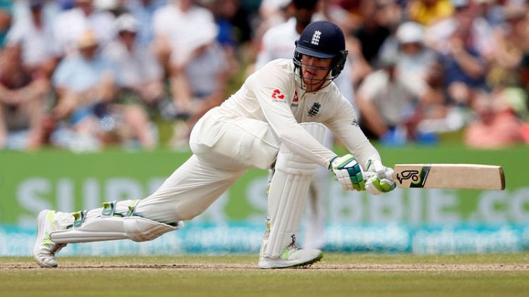 England lead stretched to 250 after Jennings fifty